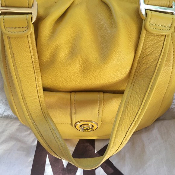 Michael Kors Large Yellow Leather Handbag - Picture 10 of 16